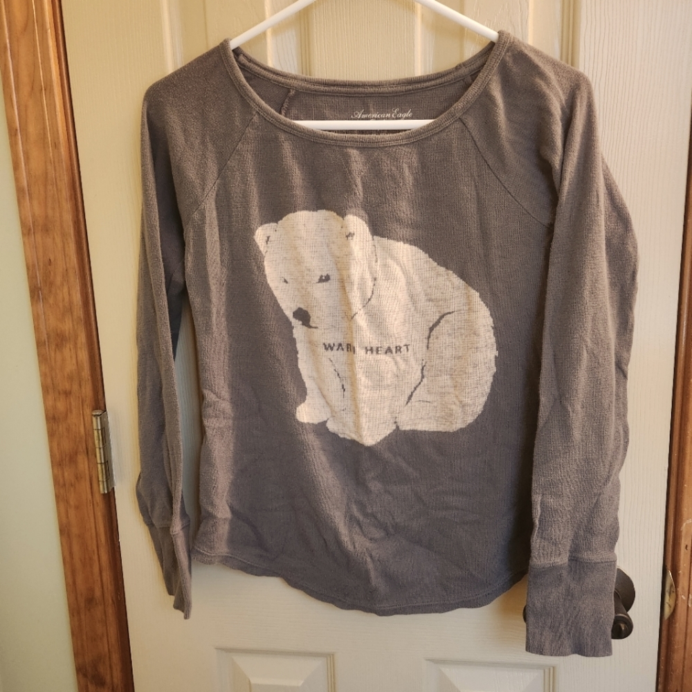 American eagle Outfitters warm heart Polar Bear thermal cozy Medium shirt FAVE